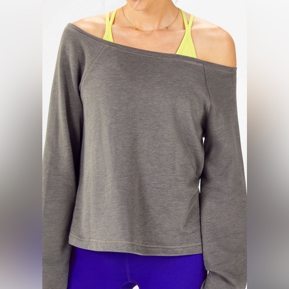 Fabletics Isabel wide sleeve terry pullover size M - Picture 3 of 3